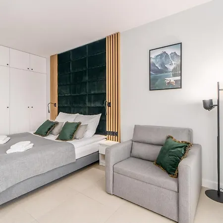Aquamarina Prima 12 By Renters Apartment