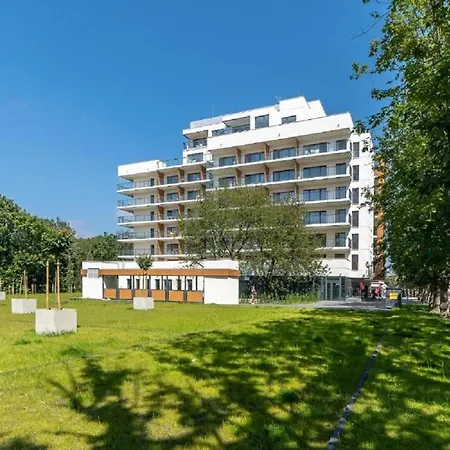 Aquamarina Prima 12 By Renters Apartment
